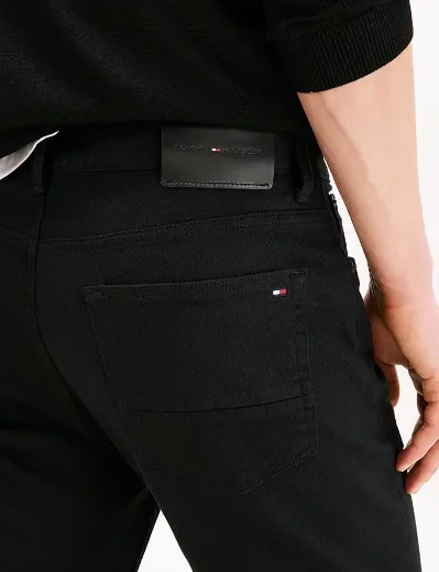 Tommy Hilfiger Core Harlem Tapered Leg Stay | Black