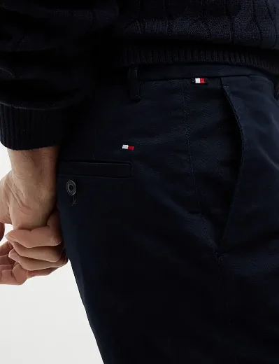 Tommy Hilfiger Dover Twill Chino 8 Inseam Shorts | Navy